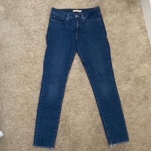 311 shaping skinny Jean